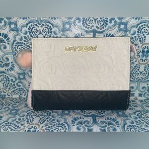 Betsy Johnson Rose Embroidered Handbag Clutch Makeup-Bag Purse Floral Lining